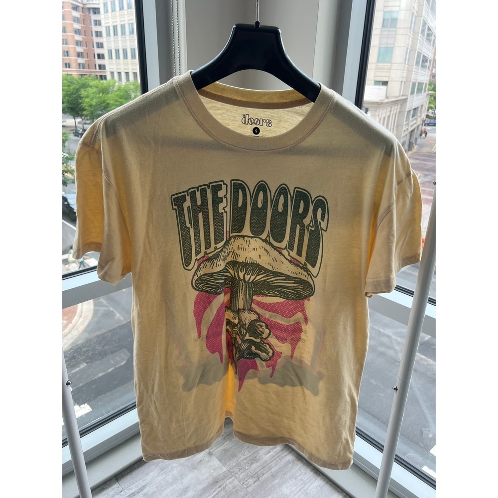 The Doors Tour 1970 Graphic T-Shirt Yellow Mushroom Rock Band Tee Small